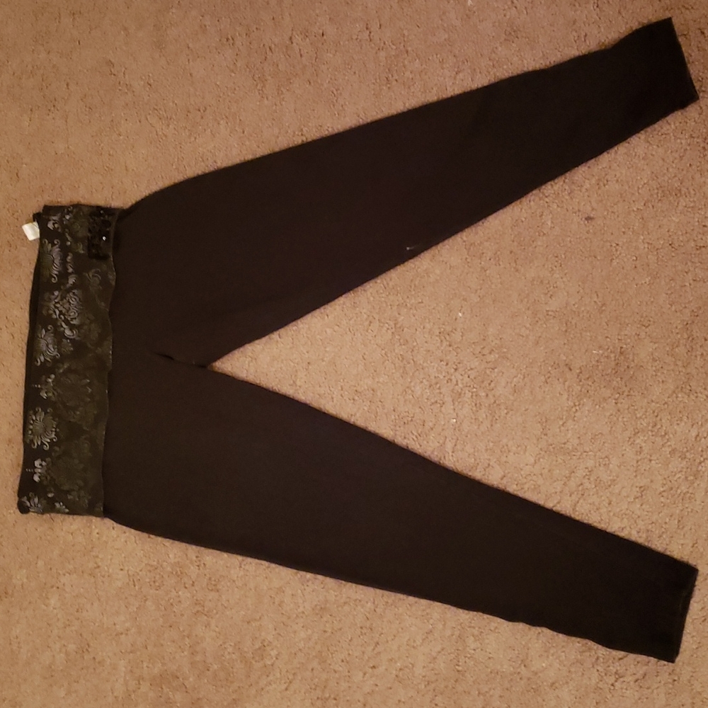 Black yoga pants straight leg